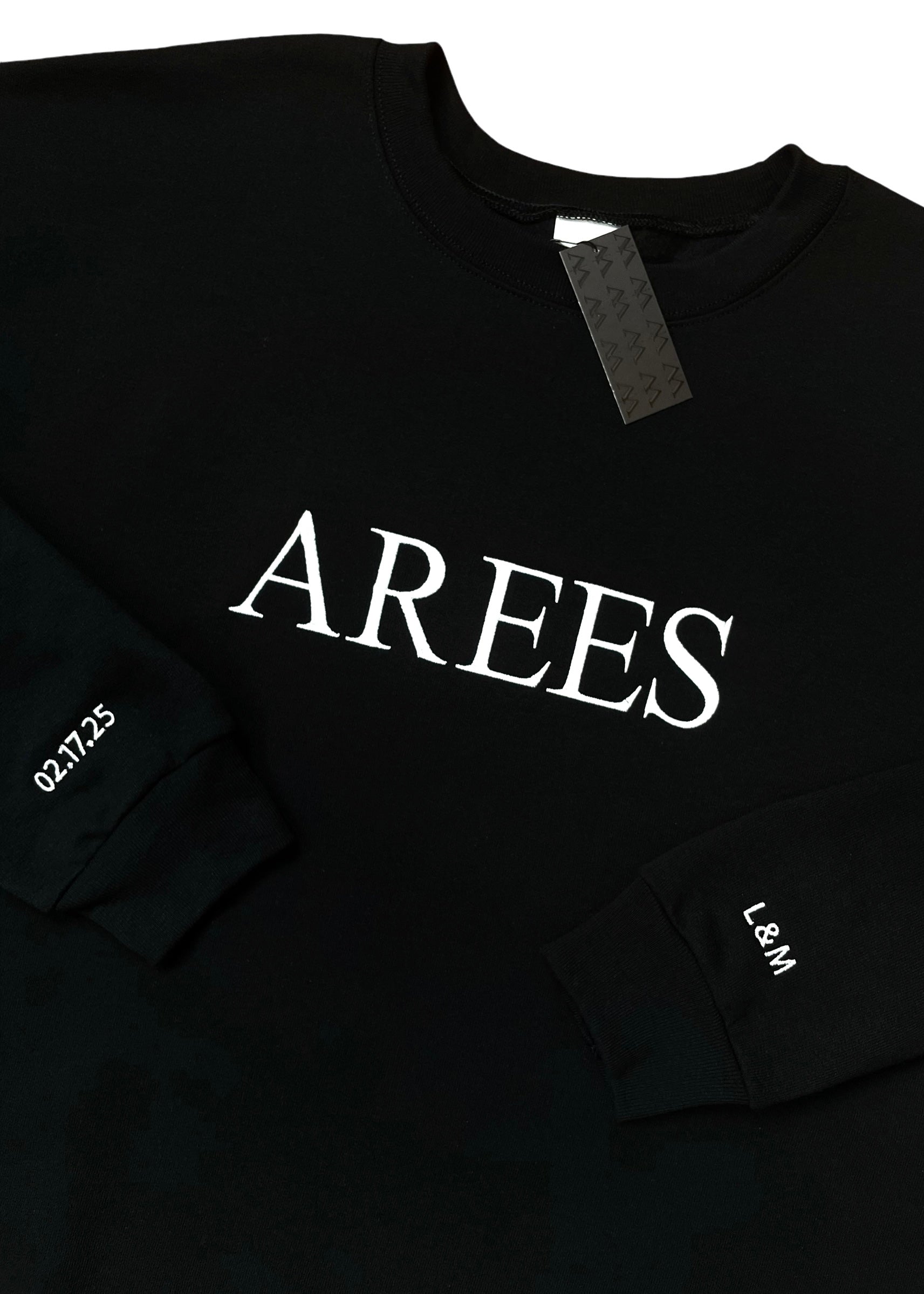 Embroidered Arees [Groom] Crewneck