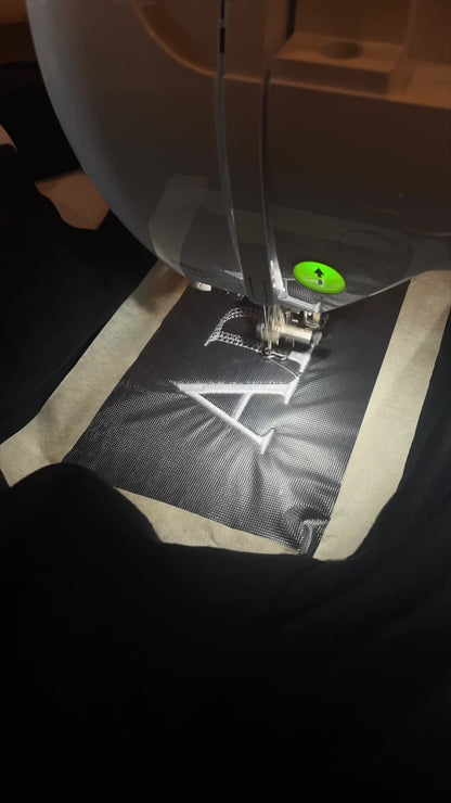 Embroidered Arees [Groom] Crewneck